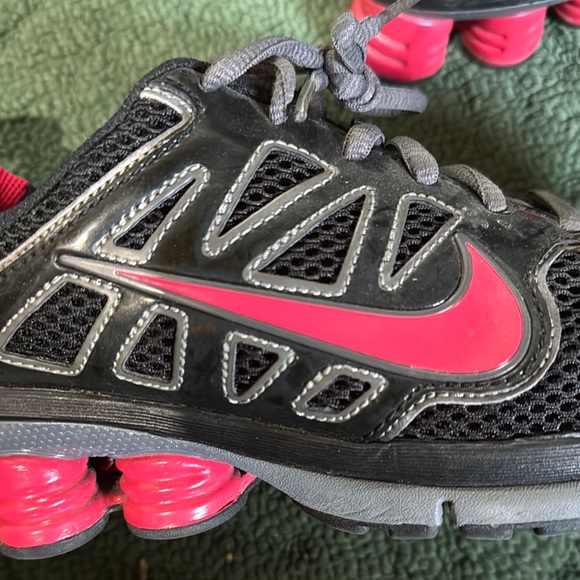 Nike Black and Pink Athletic Shoes with Mesh Upper - Picture 2 of 4